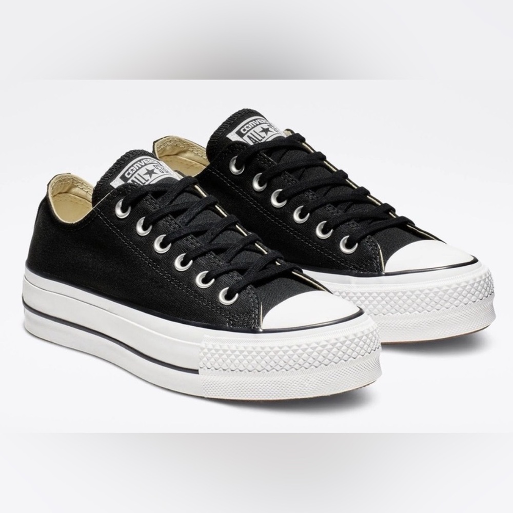 Converse All Star Women's Black and White Platform Sneakers in Size 7